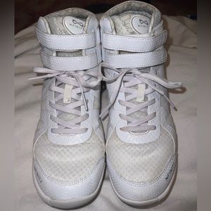 Nfinity Beast Mid-Top Cheer Shoes